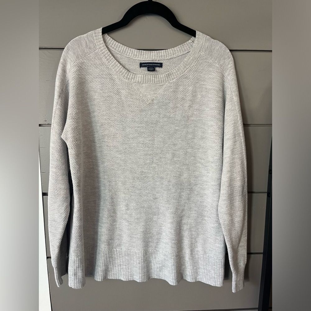 American‎ Eagle lightweight waffle knit gray sweater